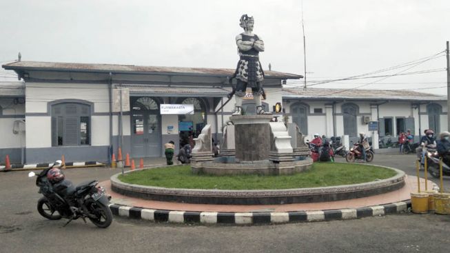 Stasiun Kereta Api Purwakarta - Homecare24