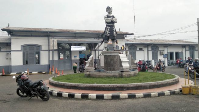 Stasiun Purwakarta.