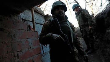 Rusia mengatakan sejumlah pasukannya di timur Ukraina keracunan botulinum tipe B dan menuduh Ukraina yang melakukannya. (REUTERS/ALEXANDER ERMOCHENKO)