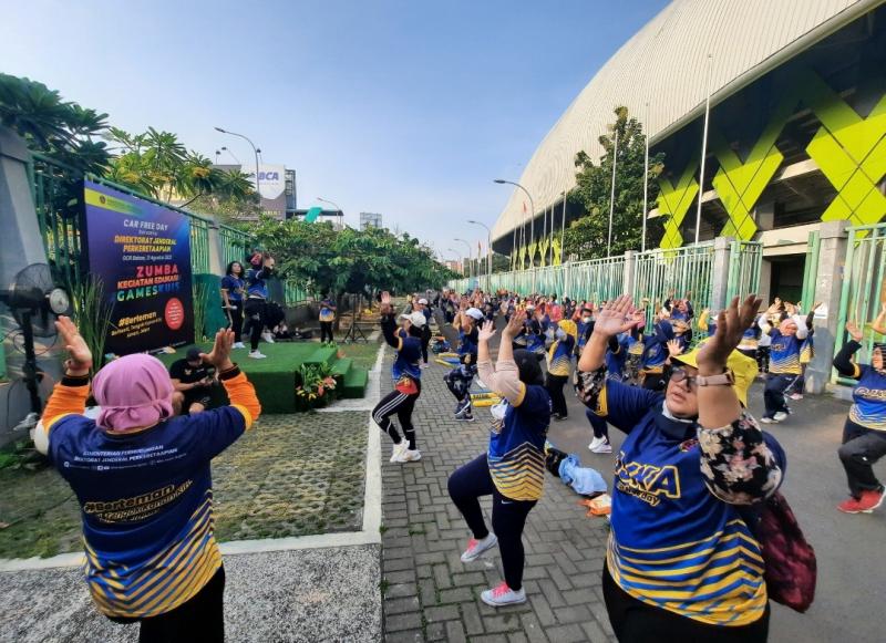 Kegiatan senam bersama Ditjen KA di GOR Bekasi, Jawa Barat, Ahad (21/8/2022).