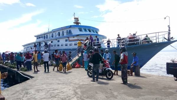Aktivitas di Pelabuhan Dufa-Dufa, Kecamatan Ternate Utara, Kota Ternate, Maluku Utara. Foto: Istimewa
