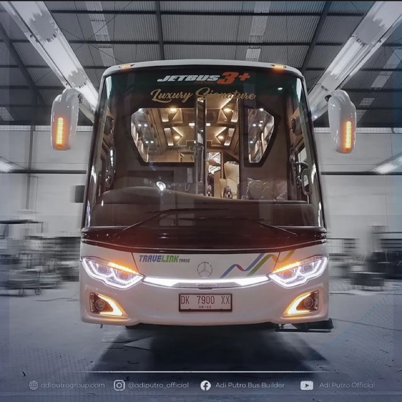 Bus Pariwisata PO Travelink. Foto: Instagram/@adiputro_official