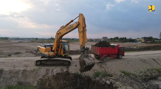 Pembangunan Jalan Tol Solo-Yogyakarta-Bandara Kulon Progo sepanjang 96,57 km. Foto: PUPR