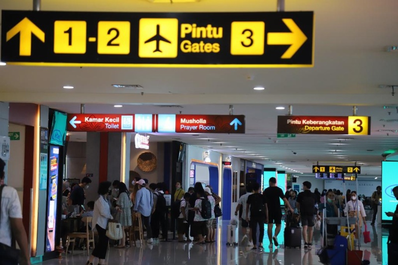 Penumpang di Bandara Angkasa Pura I
