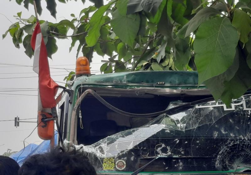 Truk trailer mengalami kecelakaan di Jalan Sultan Agung, Kota Bekasi pada Rabu (31/8/2022), yang menyebabkan puluhan korban luka dan terdapat korban meninggal.