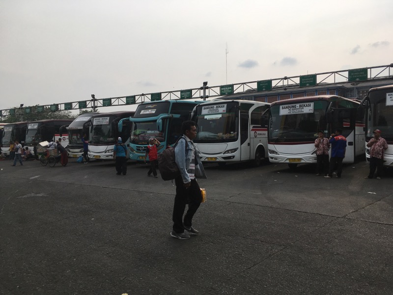 Deretan bus Primajasa di Terminal Kota Bekasi. Foto: BeritaTrans.com.