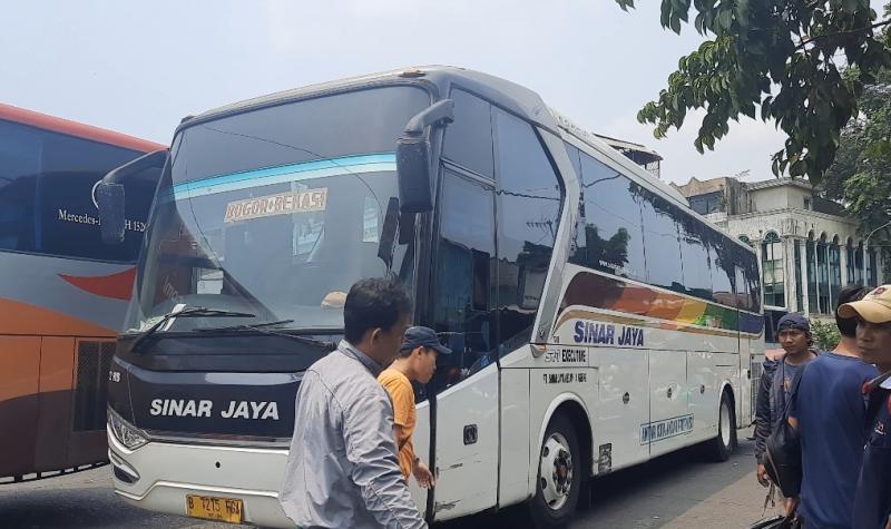 Suasana di Terminal Bekasi, Senin (5/9/2022). Penumpang bus merasakan dampak kenaikan BBM yang membuat juga naikknya harga tiket bus ke sejumlah daerah.
