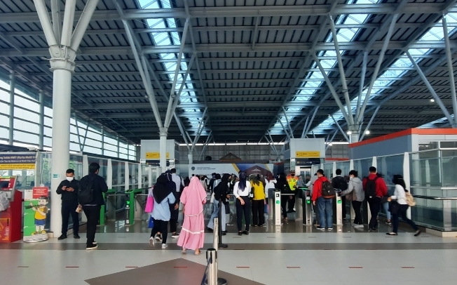 Suasana di Stasiun Bekasi, Senin (5/9/2022).