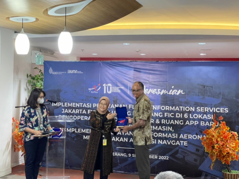 Dirut Airnav bersama Direktur Navugasi DJPU