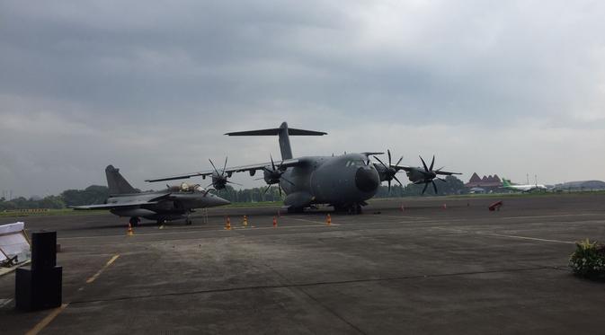 Enam pesawat milik Angkatan Udara Prancis (FASF - Frenc Air and Space Force) tiba di Lanud Halim Perdanakusuma, Jakarta, sejak Ahad (11/9/2022).