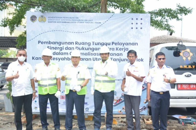 Peletakan batu pertama ruang tunggu pelayanan di KSU Tannung Priok