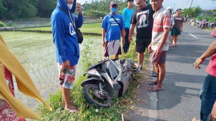 Kondisi kendaraan yang terlibat dalam kecelakaan beruntun di Jalan Mrisi, tepatnya di selatan pabrik gula Madukismo, Kapanewon Kasihan, Bantul, Selasa (20/9/2022)