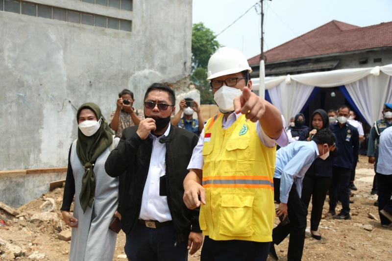 Dirjen Arif di lokasi pembangunan rumah dinas di Jakarta