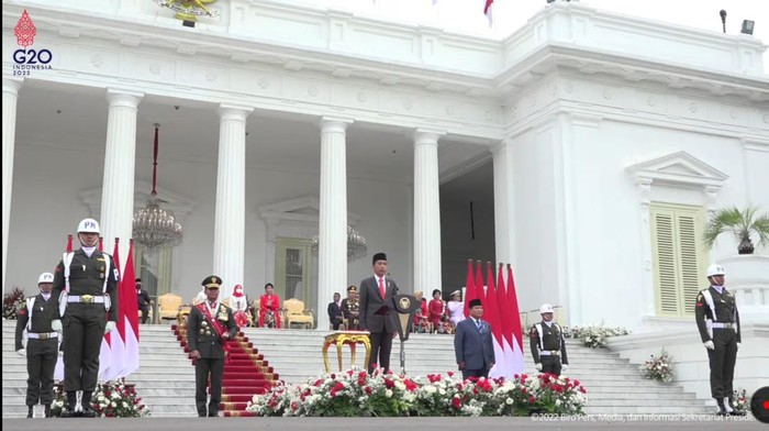 Presiden Jokowi Pimpin Upacara HUT ke-77 TNI di Istana.
