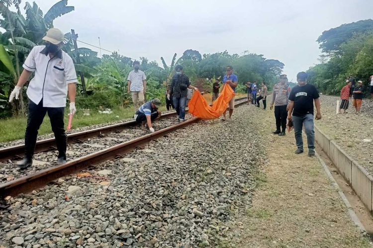 Siti Munawaroh (33) Ibu tiga anak tewas tertabrak Kereta Api di rel perlintasan Desa Mlilir, Kecamatan Gubug, Kabupaten Grobogan, Jawa Tengah, Rabu (5/10/2022).(DOKUMEN POLSEK GUBUG)