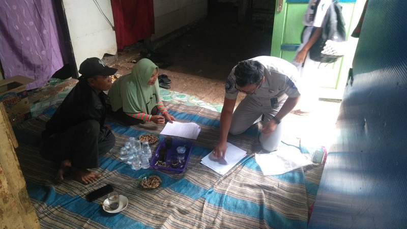 Petugas Kantor Pelayanan Jasa Raharja Cikarang sigap melakukan survey kebenaran kasus kecelakaan dan survey ahliwaris dan jemput bola dokumen persyaratan pengajuan santunan dari korban kecelakaan. Foto: istimewa.