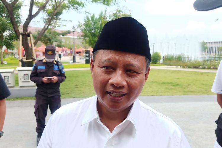 Wakil Gubernur Jawa Barat Uu Ruzhanul Ulum menerangkan bahwa proyek Tol Getaci segmen Cigatas menemui kendala untuk direalisasikan dalam target waktu yang ditentukan.  