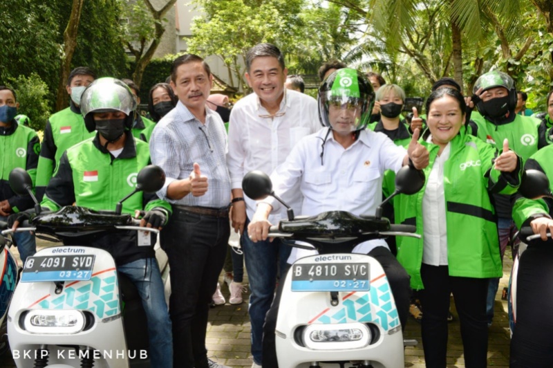 Peluncuran layanan motor listrik gratis untuk KTT G20 di Bali