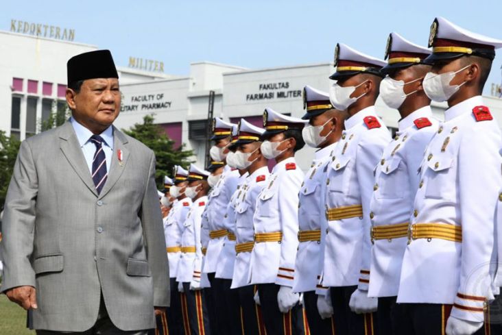 Kinerja Prabowo Subianto sebagai menhan mendapat apresiasi paling tinggi dari lima nama tokoh lain. 