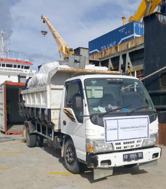 Angkutan barang melalui darat di Natuna (dok)