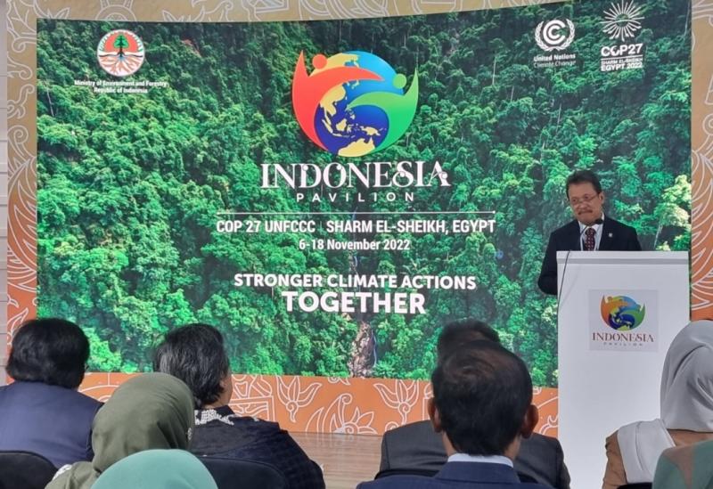 Menteri KP Sakti Wahyu Trenggono menyampaikan sambutan pada acara pembukaan Paviliun Indonesia di Conference of the Parties (COP) UNFCCC atau Konferensi Perubahan Iklim PPB ke-27 yang berlangsung di Kota Sharm el-Sheikh, Mesir, Minggu (6/11/2022) pagi waktu setempat.