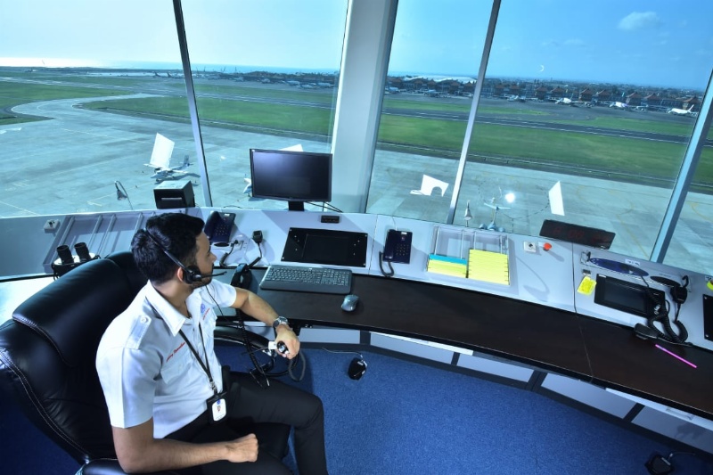 ATC Airnav Indpnesia di Bandara Ngurah Rai, Bali