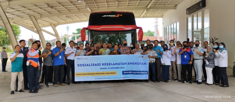 Jasa Raharja Cirebon Sosialisasi Keselamatan Angkutan bertempat di Terminal Tipe A Harjamukti Kota Cirebon. Foto: istimewa.