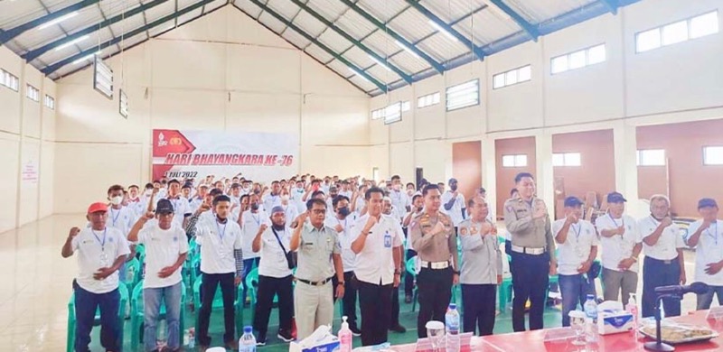 Jasa Raharja Kuningan menjadi narasumber dalam acara Sosialisasi Keselamatan Angkutan Umum baik itu angkutan desa (angdes), antarkota antarpropinsi (AKAP) maupun pariwisata di Pendopo Dinas Perhubungan (Dishub) Kabupaten Kuningan. Foto: istimewa.