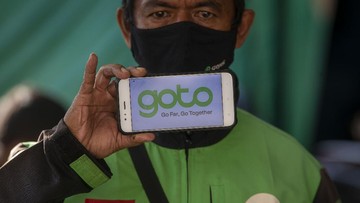 PT Goto Gojek Tokopedia Tbk (GOTO) melakukan pemutusan hubungan kerja (PHK) sebanyak 12 persen atau sebanyak 1.300 orang karyawannya. Ilustrasi. (ANTARA FOTO/Aditya Pradana Putra). 