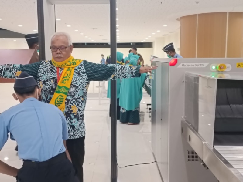 Jamaah umroh di Bandara Kertajati