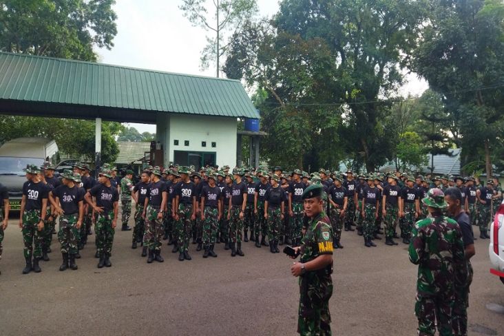 Sebanyak 1.315 Personel TNI Angkatan Darat (AD) dikerahkan ke Cianjur membantu proses evakuasi. 