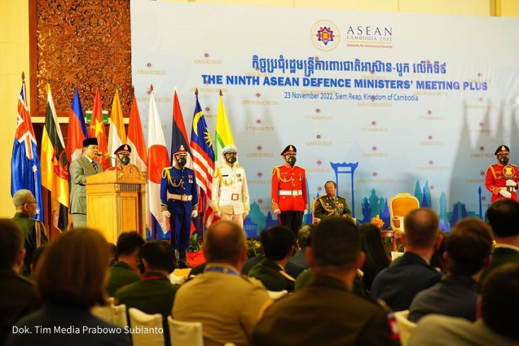 Menteri Pertahanan Prabowo Subianto menerima penetapan Indonesia sebagai tuan rumah forum menteri pertahanan (Menhan) se-ASEAN atau Defence Ministers’ Meeting (ADMM) 2023 di Kamboja.