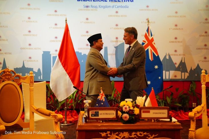 Menteri Pertahanan Prabowo Subianto berkesempatan melakukan pertemuan dengan Menteri Pertahanan (Menhan) Australia The Hon Richard Marles MP di Siem Reap, Kamboja, Selasa (22/11/2022). 