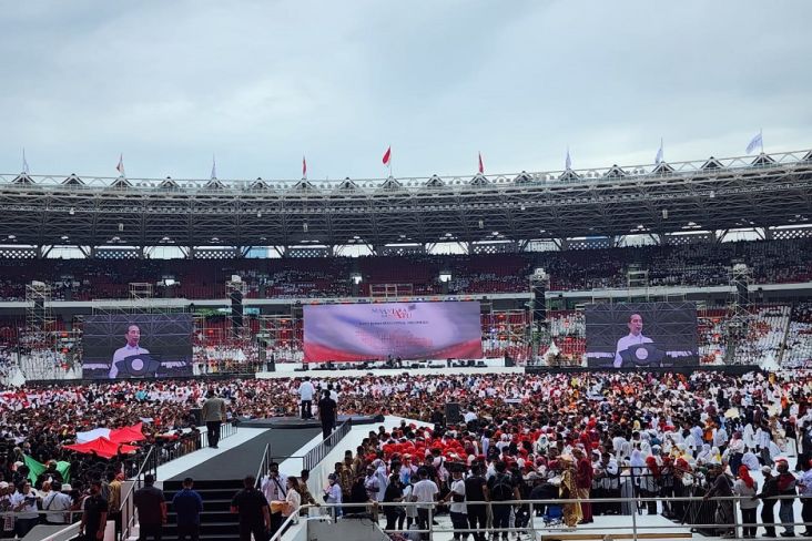 Presiden Jokowi meminta pemimpin ke depan lanjutkan pembangunan infrastruktur dan reputasi global yang telah dibangunnya. 