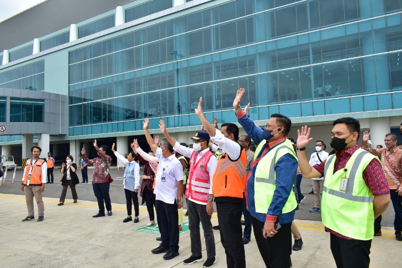 Pelepasan keberangkatan jemaah umroh di Bandara Kertajati