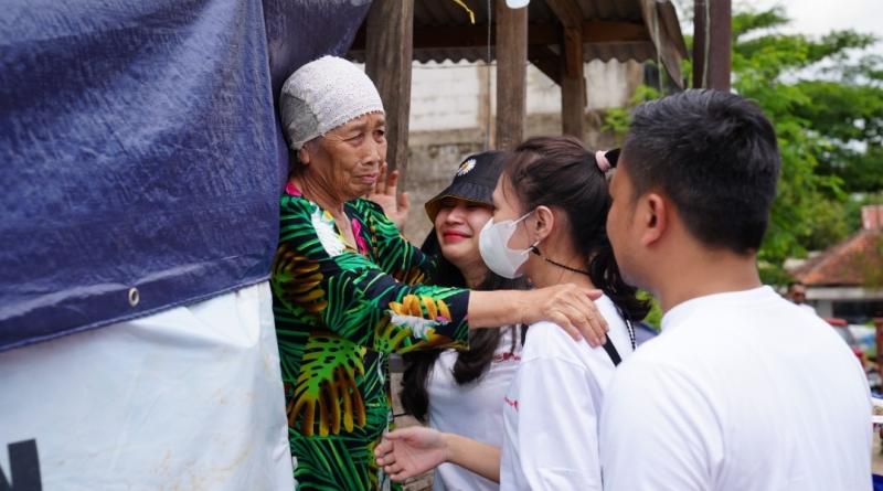 Lion Air Care bersama LACAK membantu masyarakat terdampak gempa di Cianjur.