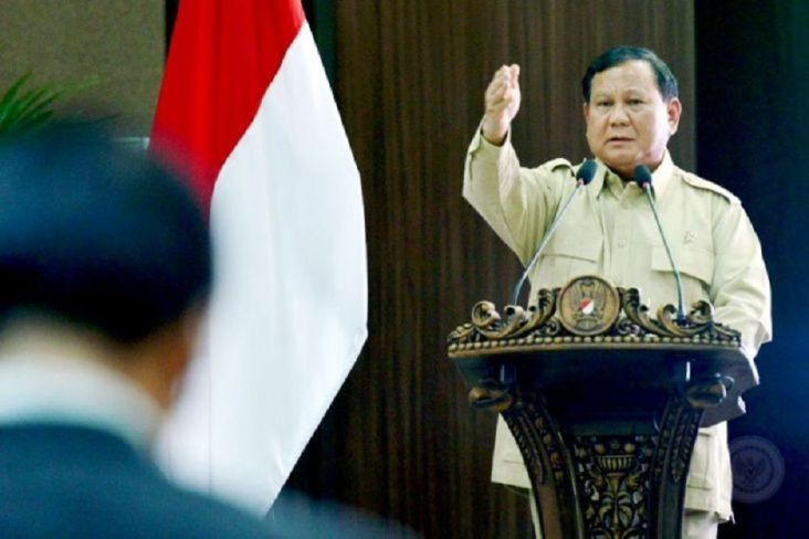 Ketua Umum Partai Gerindra Prabowo Subianto terus merajai survei dalam sejumlah simulasi Pilpres 2024. 