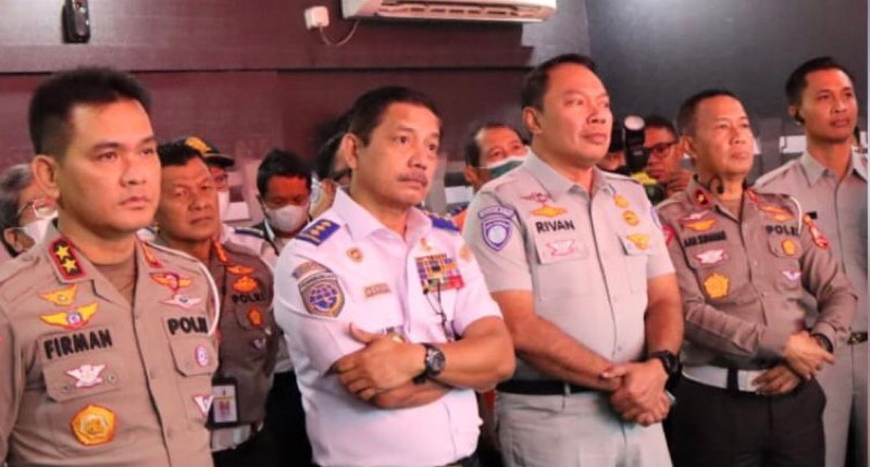 Direktur Utama PT Jasa Raharja, Rivan A Purwantono Bersama Kakorlantas Polri Irjen. Pol. Firman Santyabudi dan Dirjen perhubungan Darat Hendro Sugiatno. Foto: istimewa.