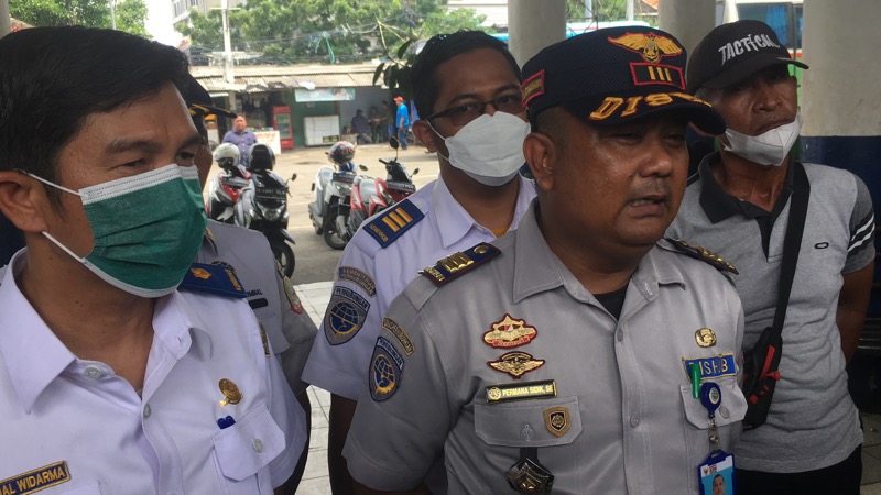 Badan Pengelola Transportasi Jabodetabek (BPTJ) bersama Dinas Perhubungan (Dishub) Kota Bekasi menggelar ramp check dalam rangka jelang Nataru di Terminal Kota Bekasi, Rabu (7/12/2022). Foto: BeritaTrans.com.