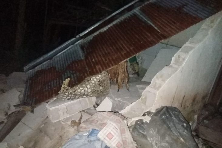 Badan Nasional Penanggulangan Bencana (BNPB) mencatat sebanyak 34 rumah warga mengalami kerusakan pasca gempa bumi magnitudo (M)5,2 di Karangasem, Bali.