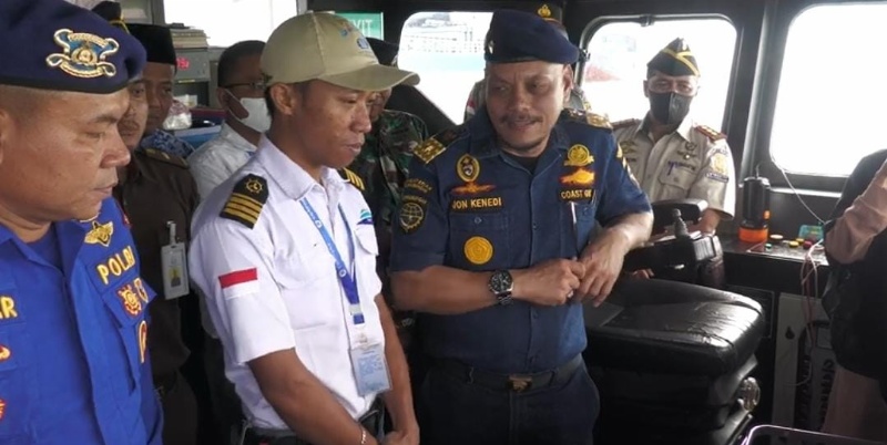 Kepala KSOP Tjg Balai Karimun tinjau kapal penumpang