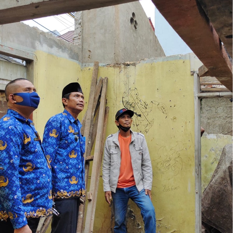 Wilayah Jatimakmur, Pondok Gede, Kota Bekasi, sejumlah rumah mendapatkan bantuan perbaikan dari program RST Kementerian Sosial. Foto: BeritaTrans.com.
