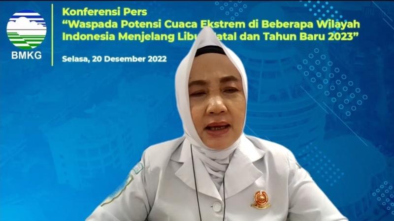 Kepala BMKG Dwikorita Karnawati dalam konferensi pers daring, Senin (21/12/2021).