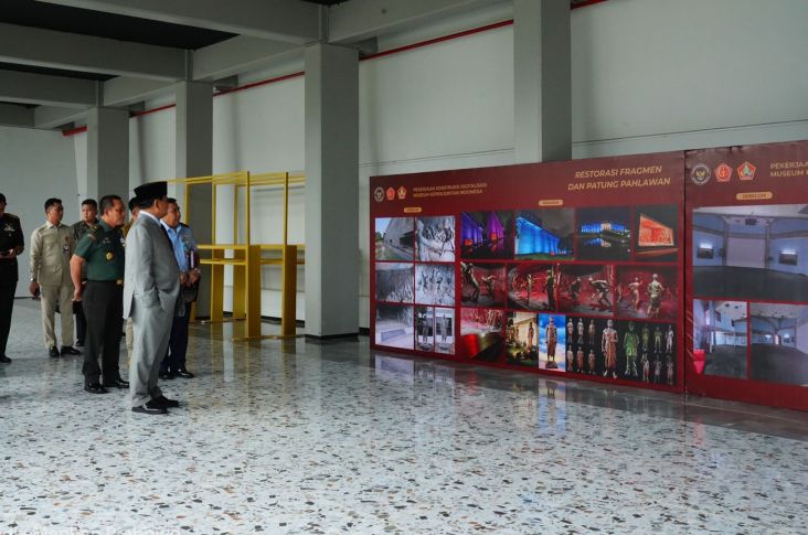 Menhan Prabowo Subianto mengunjungi Museum Keprajuritan Indonesia di TMII, Jakarta, pada Selasa 20 Desember 2022.