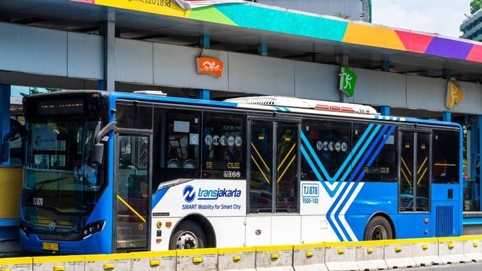 Bus TransJakarta.