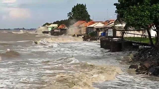 Foto:Iustrasi gelombang air laut.