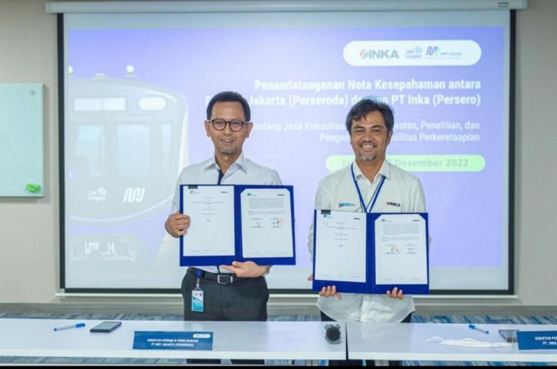 Penandatanganan MoU antara PT MRT Jakarta dengan PT INKA(Dok. MRT Jakarta)