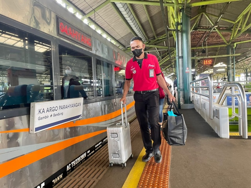 Sarana transportasi perkeretaapian