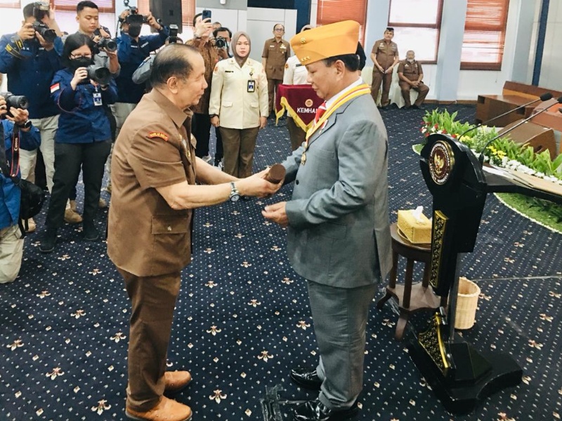 Menhan Prabowo dan Ketua LVRI