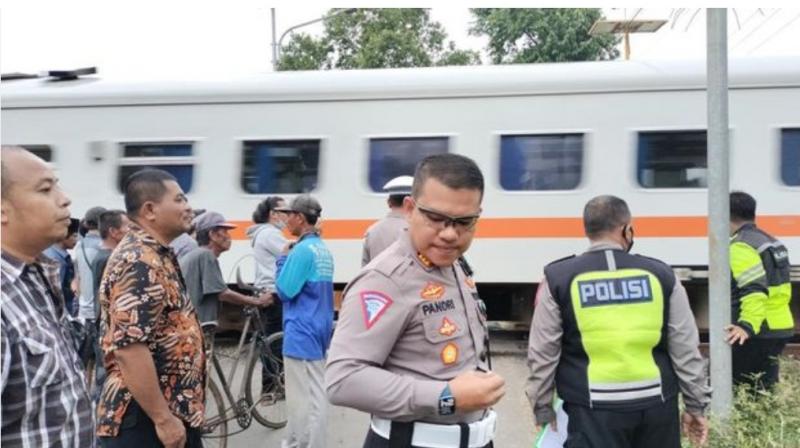 Lokasi kecelakaan pemotor probolinggo tewas tersambar KA (Foto: M Rofiq)